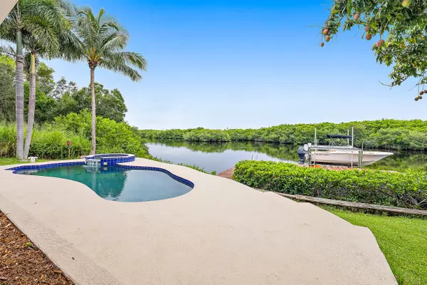 1961 SE Crowberry DR, Port Saint Lucie, FL 34983