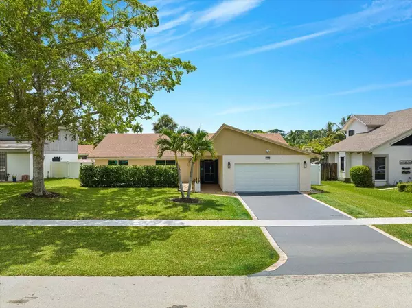 11372 Little Bear WAY, Boca Raton, FL 33428