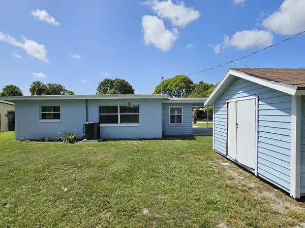 Vero Beach, FL 32962,714 SW 5th PL