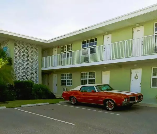 Pompano Beach, FL 33062,1105 S Riverside DR 104