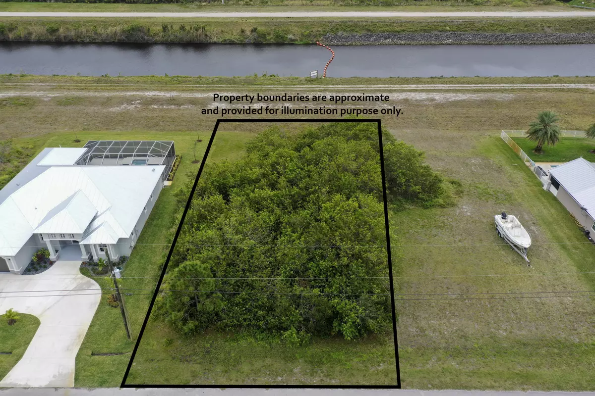 Port Saint Lucie, FL 34953,476 SW Bradshaw CIR