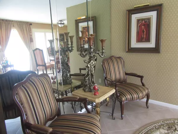 Atlantis, FL 33462,332 Orange Tree DR 4