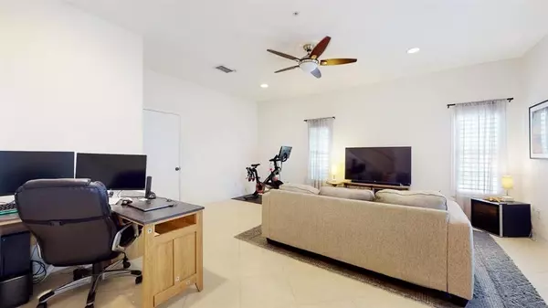 Delray Beach, FL 33483,290 NE 5th AVE 18