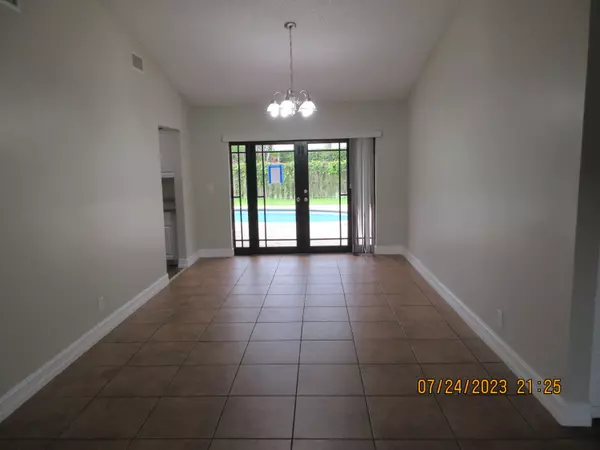 Boca Raton, FL 33487,4834 Willow DR