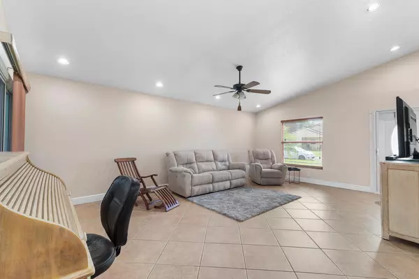 Lake Worth, FL 33467,7980 Ridgewood DR