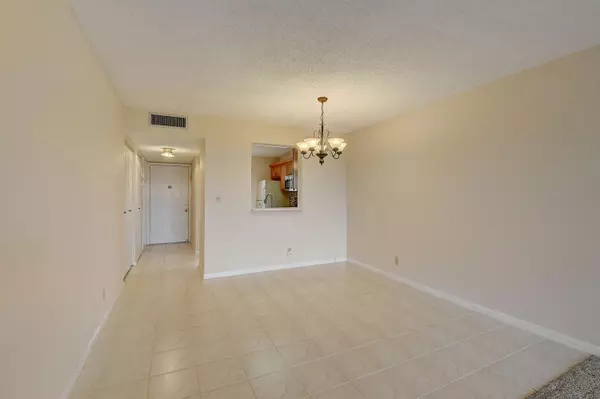 Delray Beach, FL 33446,7145 Huntington LN 408