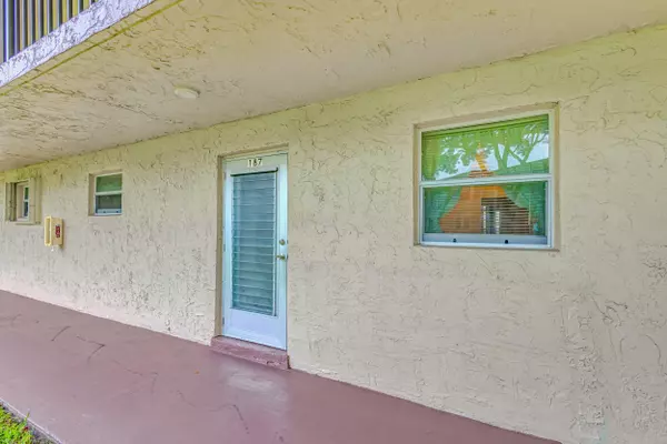 Palm Springs, FL 33461,702 Lori DR 187