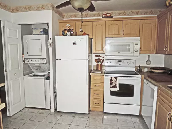 Fort Pierce, FL 34982,629 Pines Knoll DR Apt A