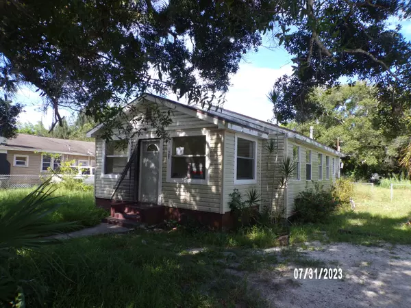 327 N N 15th ST, Fort Pierce, FL 34950