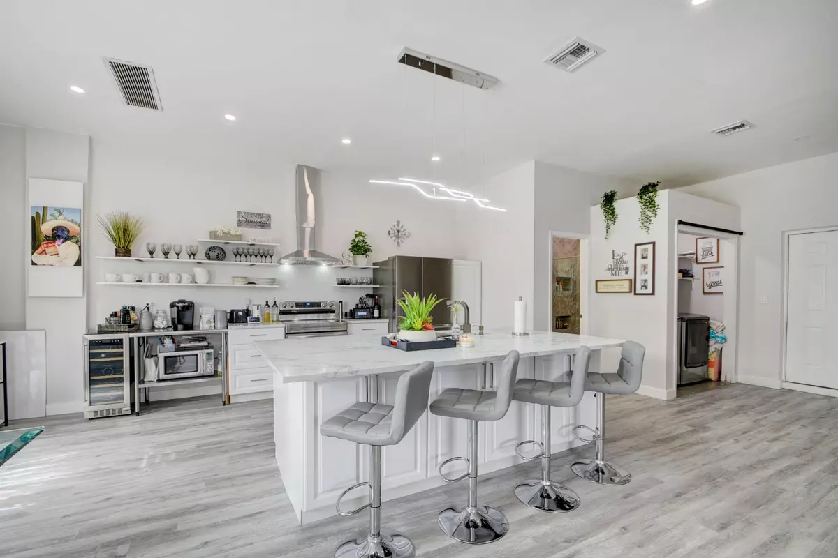 Lake Worth, FL 33462,6620 Hillside LN