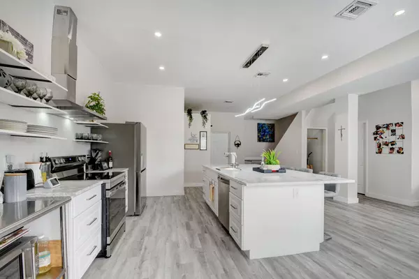 Lake Worth, FL 33462,6620 Hillside LN