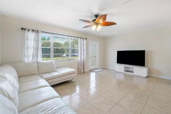 Deerfield Beach, FL 33442,1073 Cambridge D