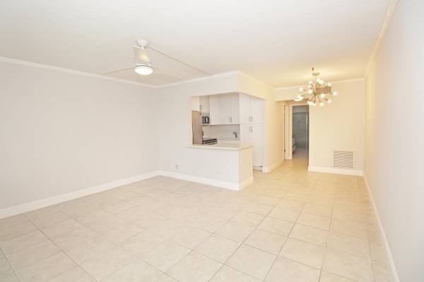 Boynton Beach, FL 33435,170 E Horizons 111