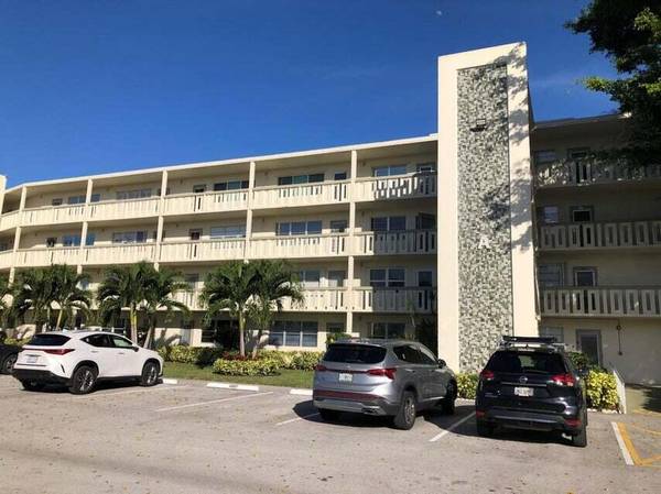 4007 Cambridge A 4007,  Deerfield Beach,  FL 33442