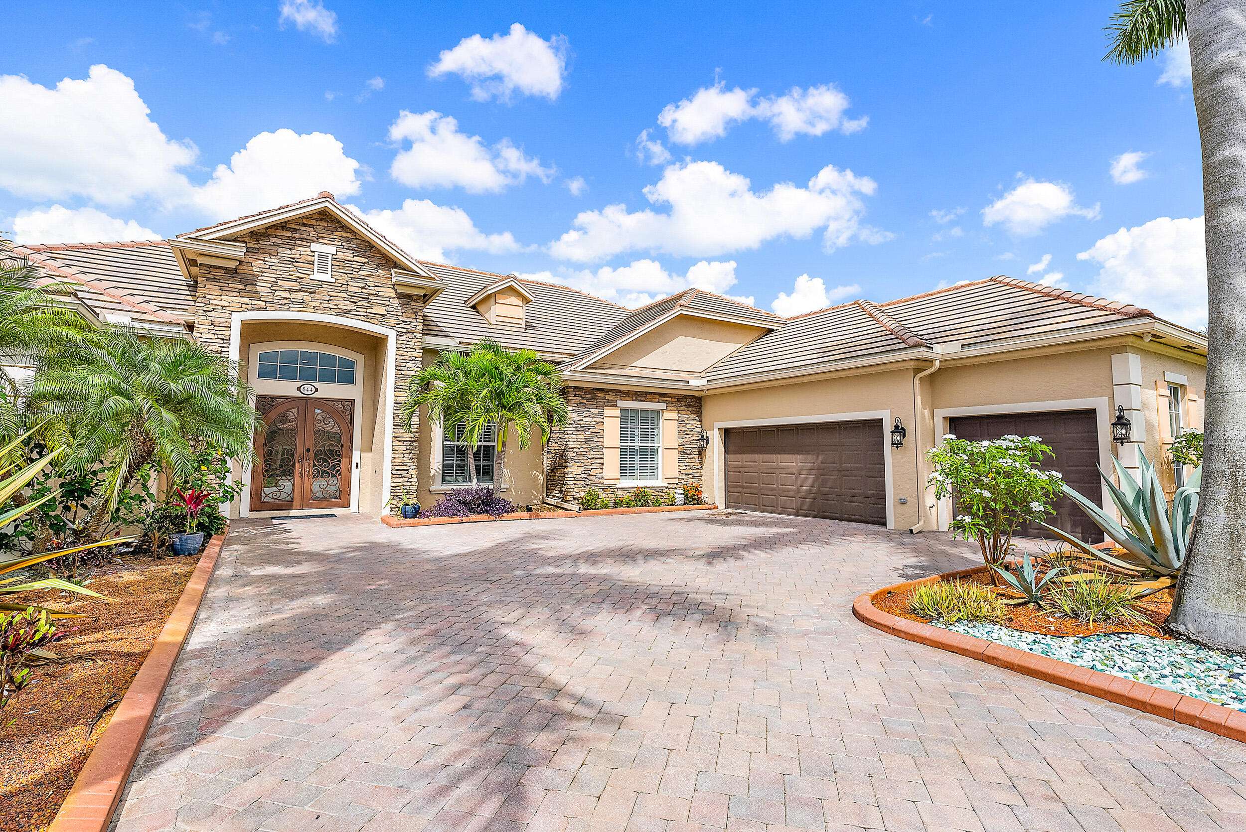 844 SW Habitat LN, Palm City, FL 34990