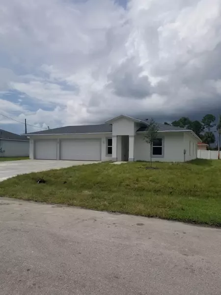 1233 SW Medina AVE, Port Saint Lucie, FL 34953