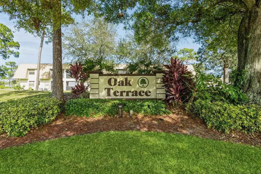 4678 Oak Terrace DR, Greenacres, FL 33463