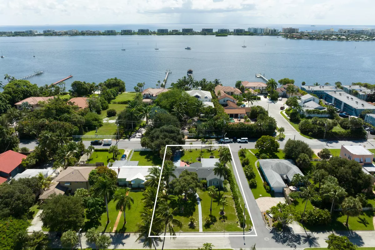 Lake Worth Beach, FL 33460,1331 S Lakeside DR