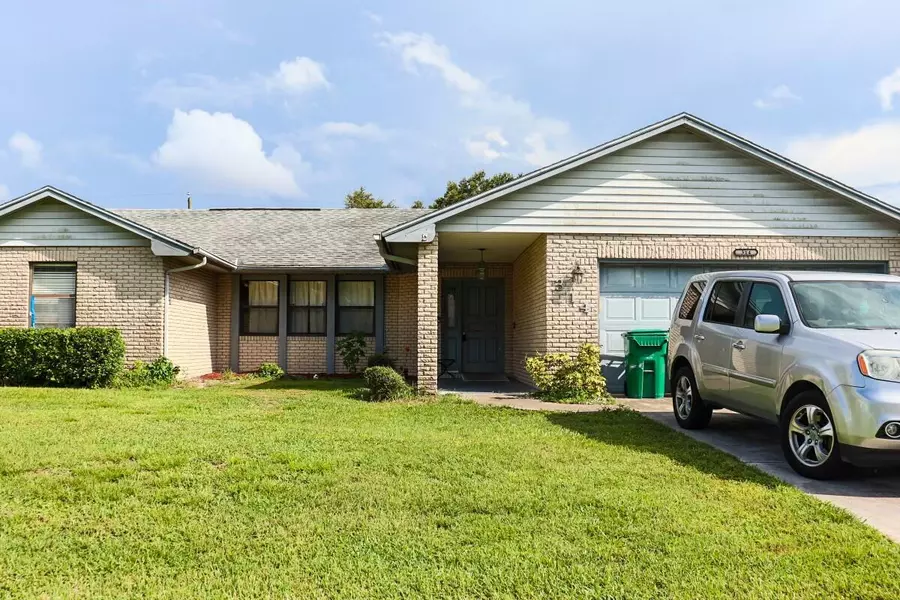 314 SE Thornhill DR, Port Saint Lucie, FL 34983