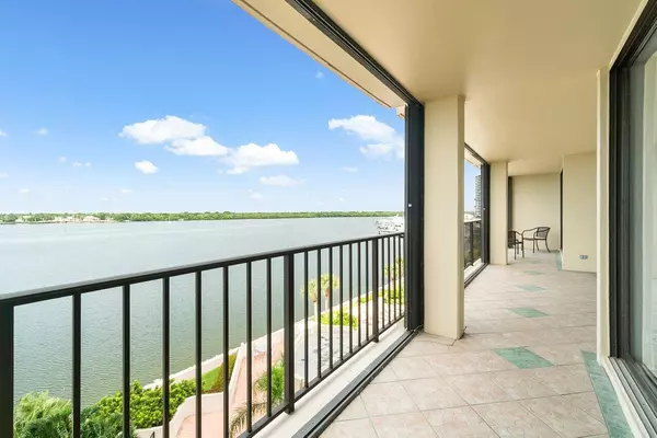 North Palm Beach, FL 33408,130 Lakeshore DR 623