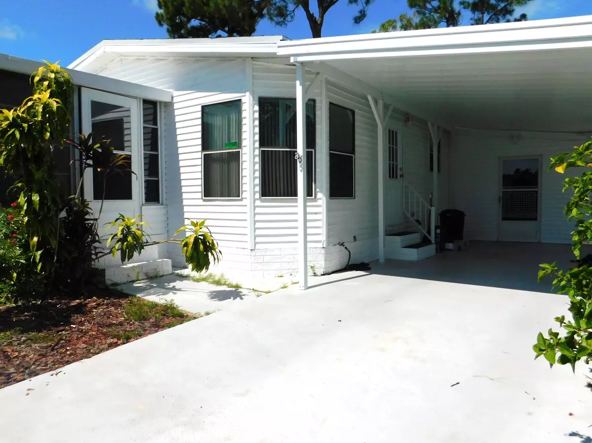 Fort Pierce, FL 34982,5621 Hemingway CT 3