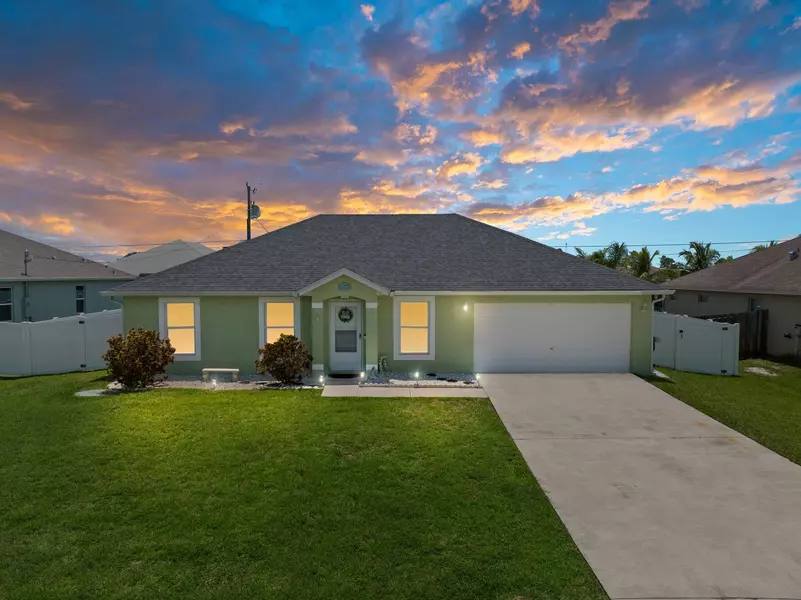 2752 SW Palace AVE, Port Saint Lucie, FL 34987