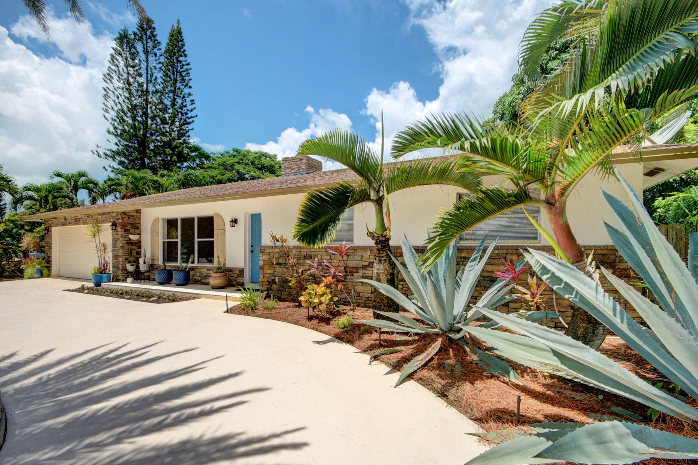 Royal Palm Beach, FL 33411,101 Oriole CT