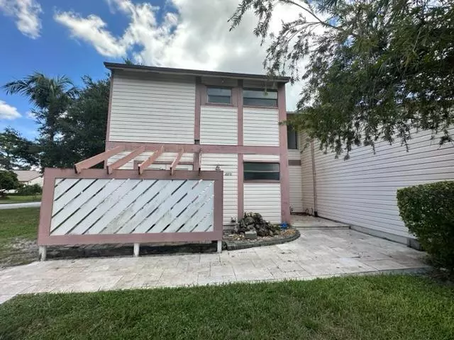 Jupiter, FL 33458,139 Sherwood CIR 22a