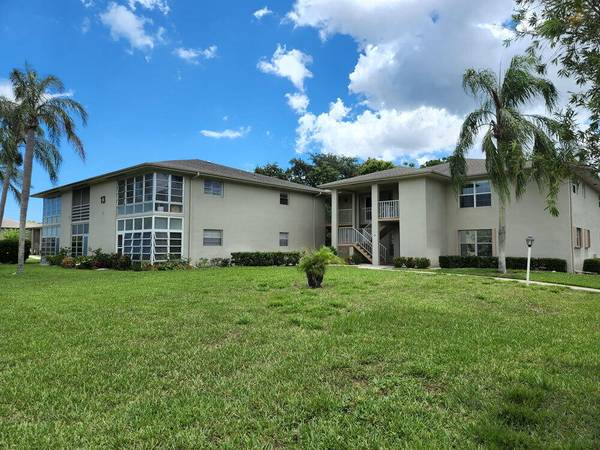 13 Lake Vista TRL 203, Port Saint Lucie, FL 34952