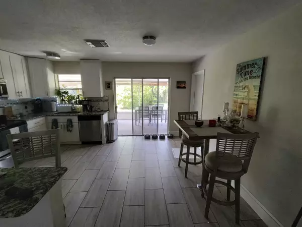 Jupiter, FL 33458,124 Banyan CIR