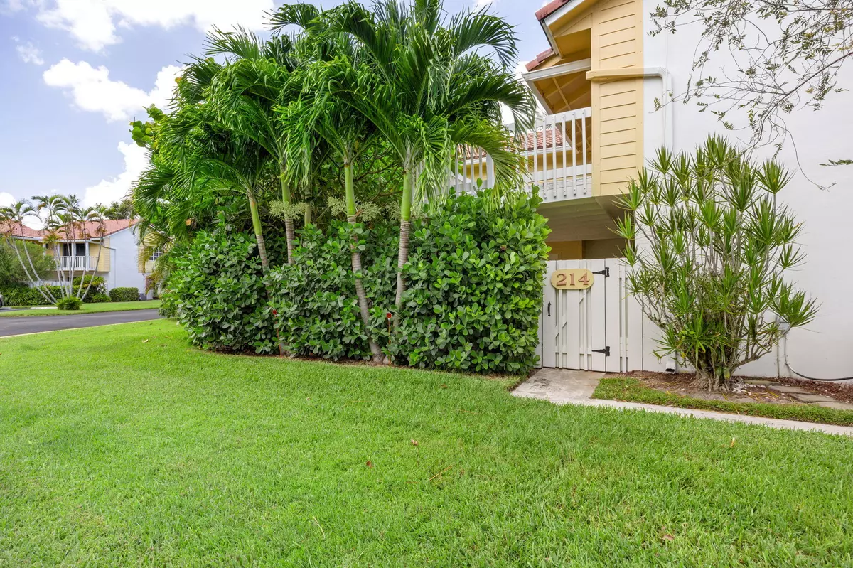 Jupiter, FL 33477,214 Seabreeze CIR