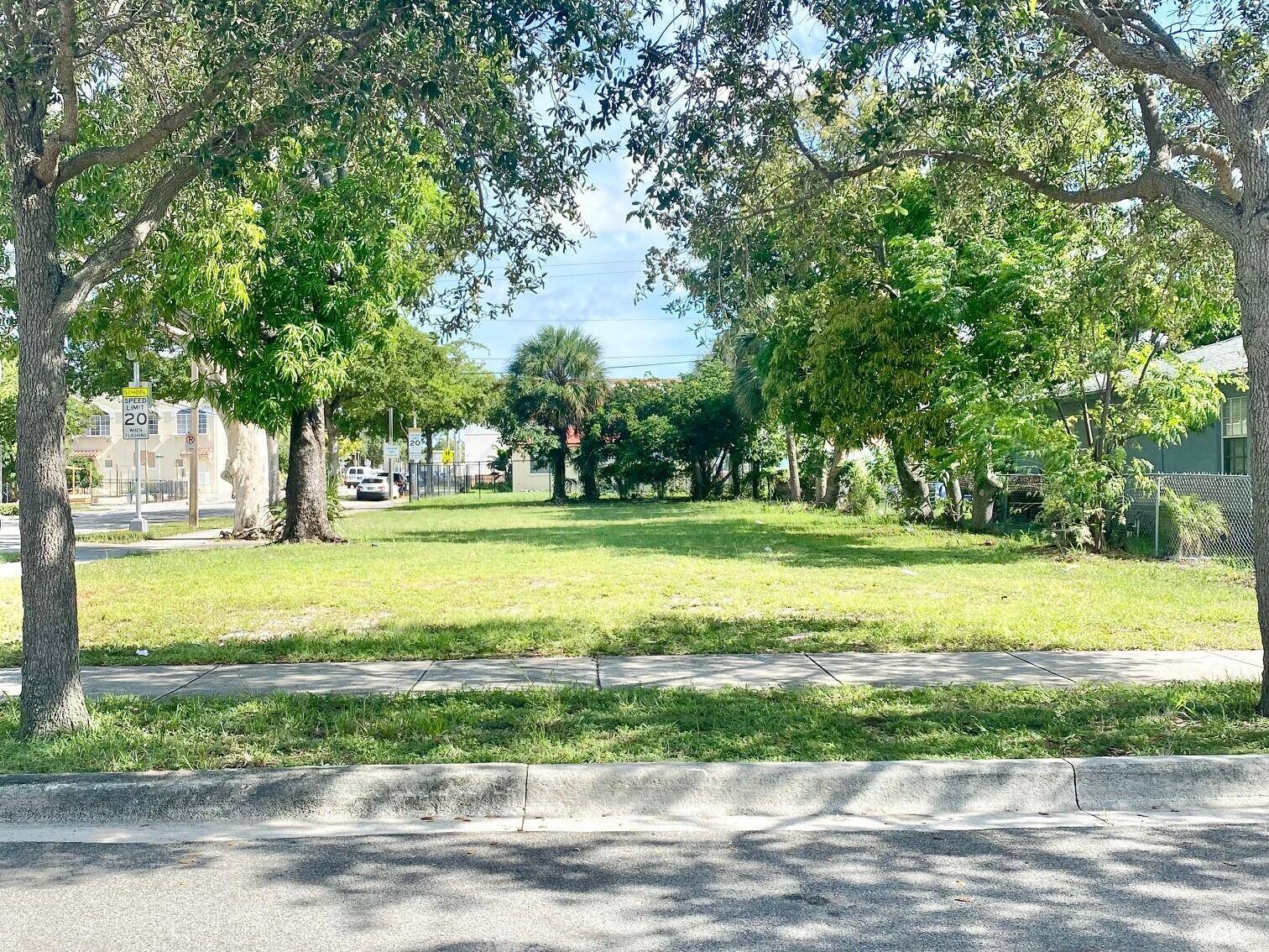 447 20th ST, West Palm Beach, FL 33407