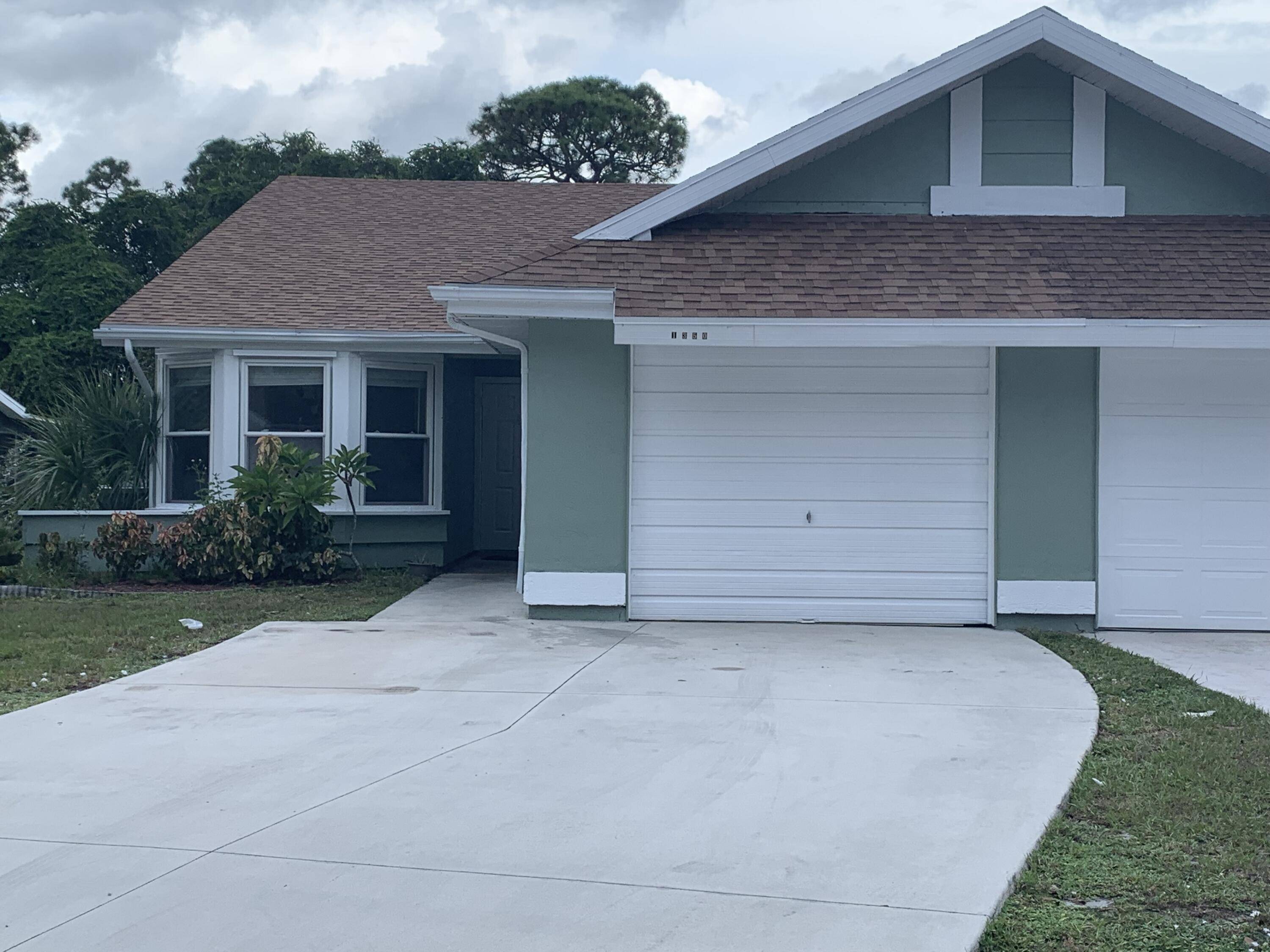 1350 SE Rivergreen CIR,  Port Saint Lucie,  FL 34952