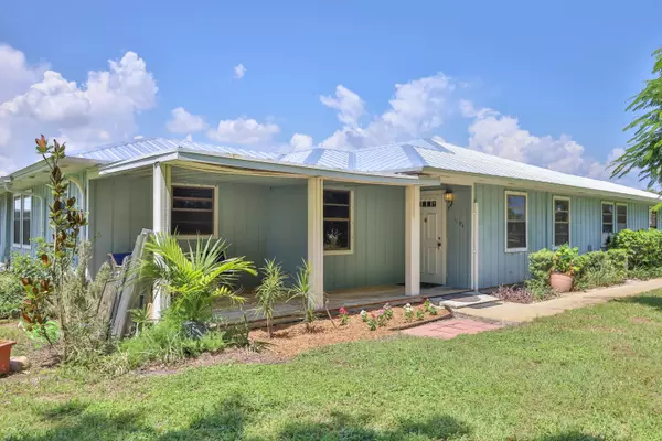 1194 NE Coy Senda, Jensen Beach, FL 34957