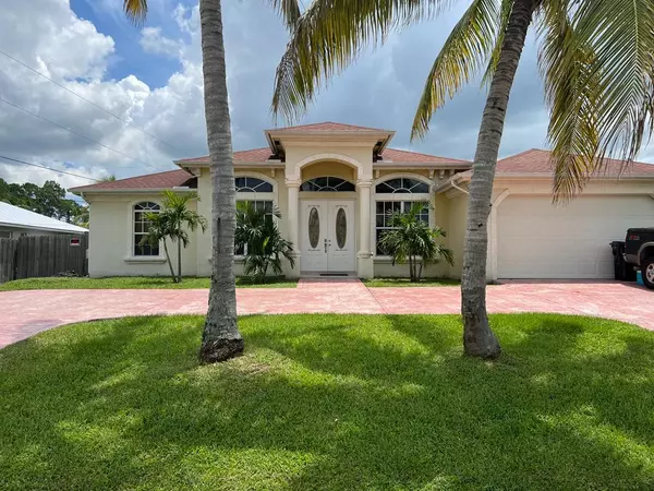 3189 SW Armucher ST, Port Saint Lucie, FL 34953