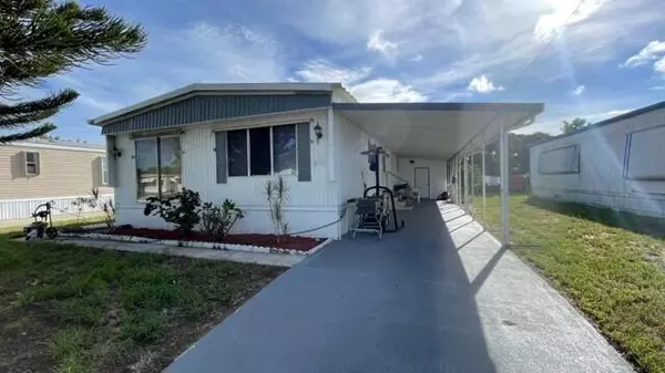 8047 SE Swan AVE, Hobe Sound, FL 33455