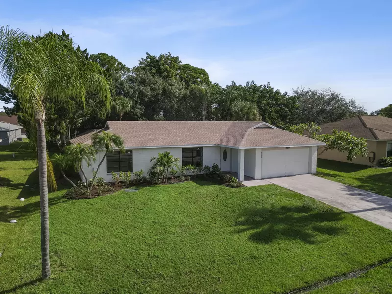 671 SW Ewing AVE, Port Saint Lucie, FL 34983