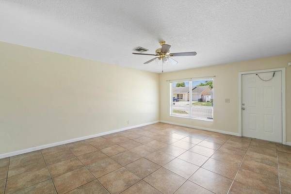 Lake Worth, FL 33463,6090 Lambeth CIR