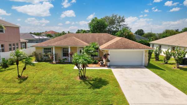 5710 NW Zenith DR, Port Saint Lucie, FL 34986