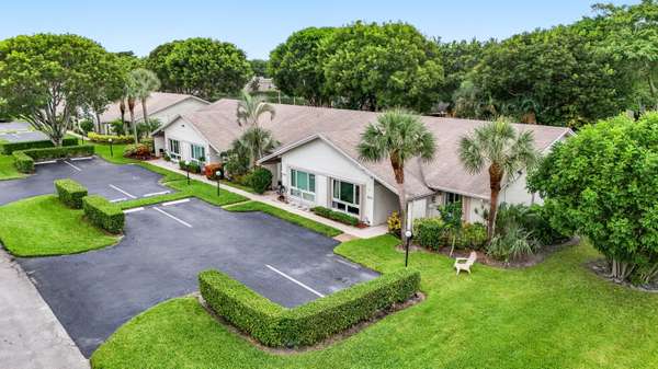 Delray Beach, FL 33445,700 Lago RD