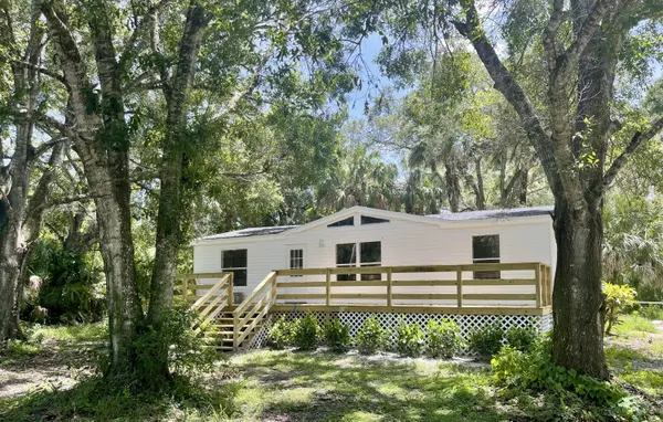 2086 NW 38th AVE, Okeechobee, FL 34972