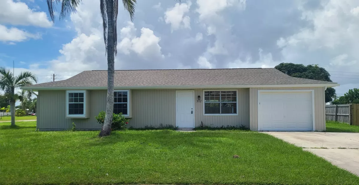 Port Saint Lucie, FL 34983,302 NE Camelot DR