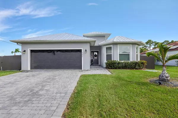 Port Saint Lucie, FL 34953,742 SW Babbit DR