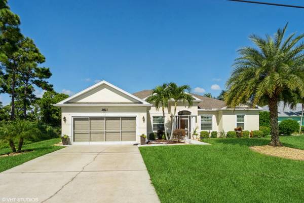 2821 SE Grand DR, Port Saint Lucie, FL 34952