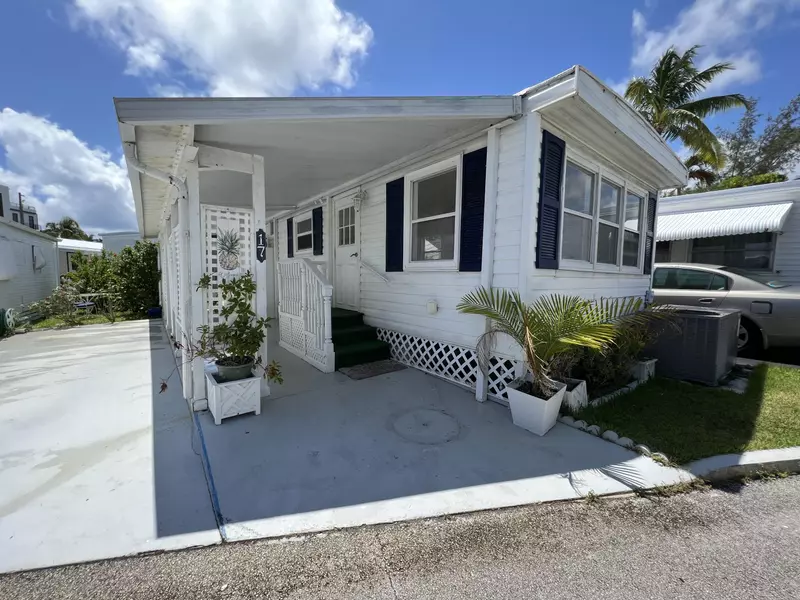 17 Bamboo DR B, Briny Breezes, FL 33435