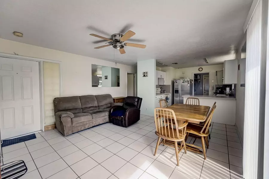 558 Caroline AVE, West Palm Beach, FL 33413