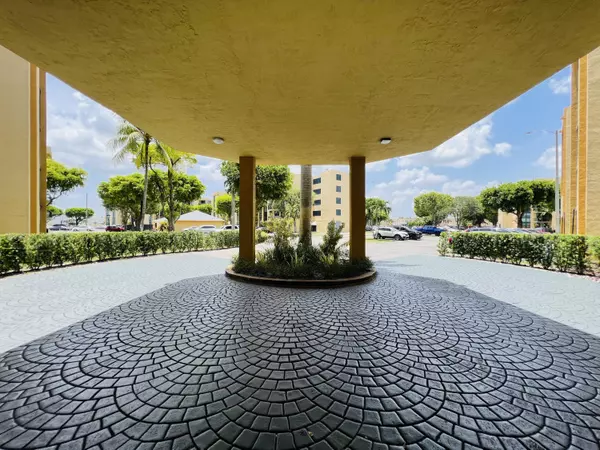 Miami, FL 33175,11790 SW 18th ST 123-3