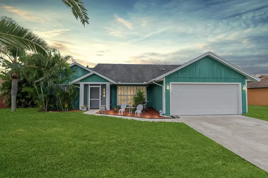 761 SW Parker AVE, Port Saint Lucie, FL 34953