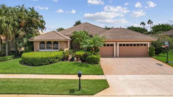 7726 La Corniche CIR, Boca Raton, FL 33433