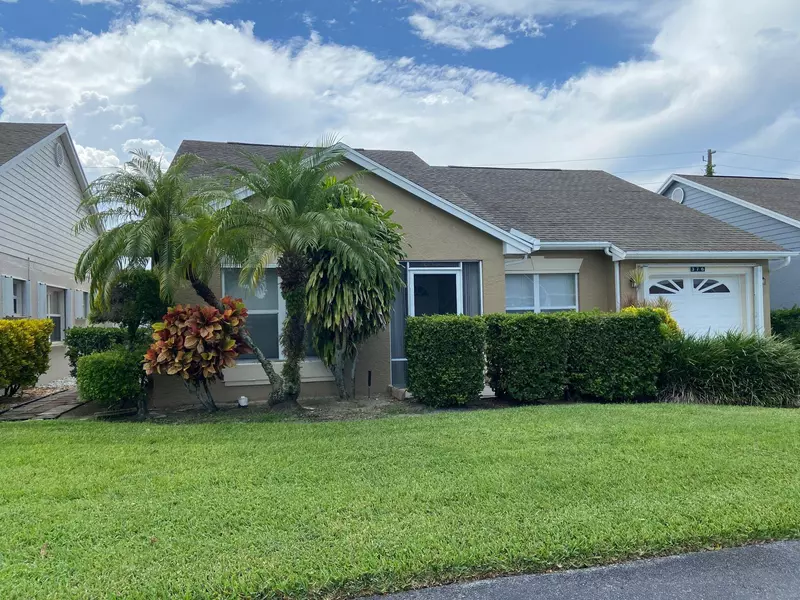 376 NW Sherry LN, Port Saint Lucie, FL 34986